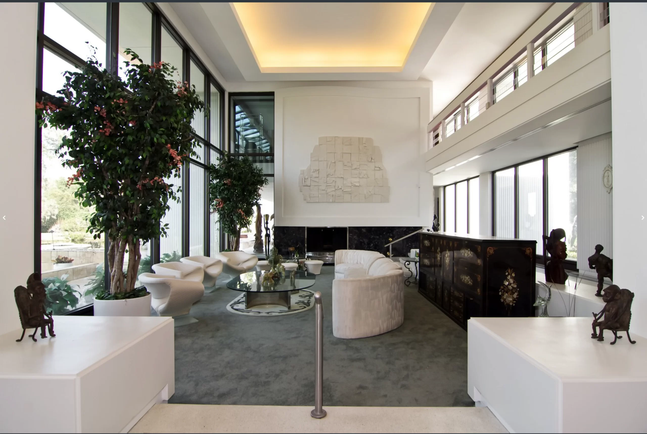 812-Photos-1-Living-Room